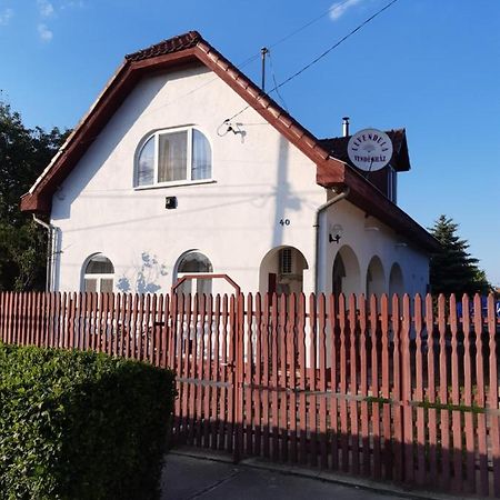Levendula Vendeghaz Apartment Hajdúszoboszló Екстериор снимка